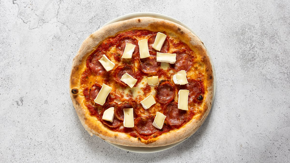 Gluténmentes Salami  Camambert pizza (29 cm)