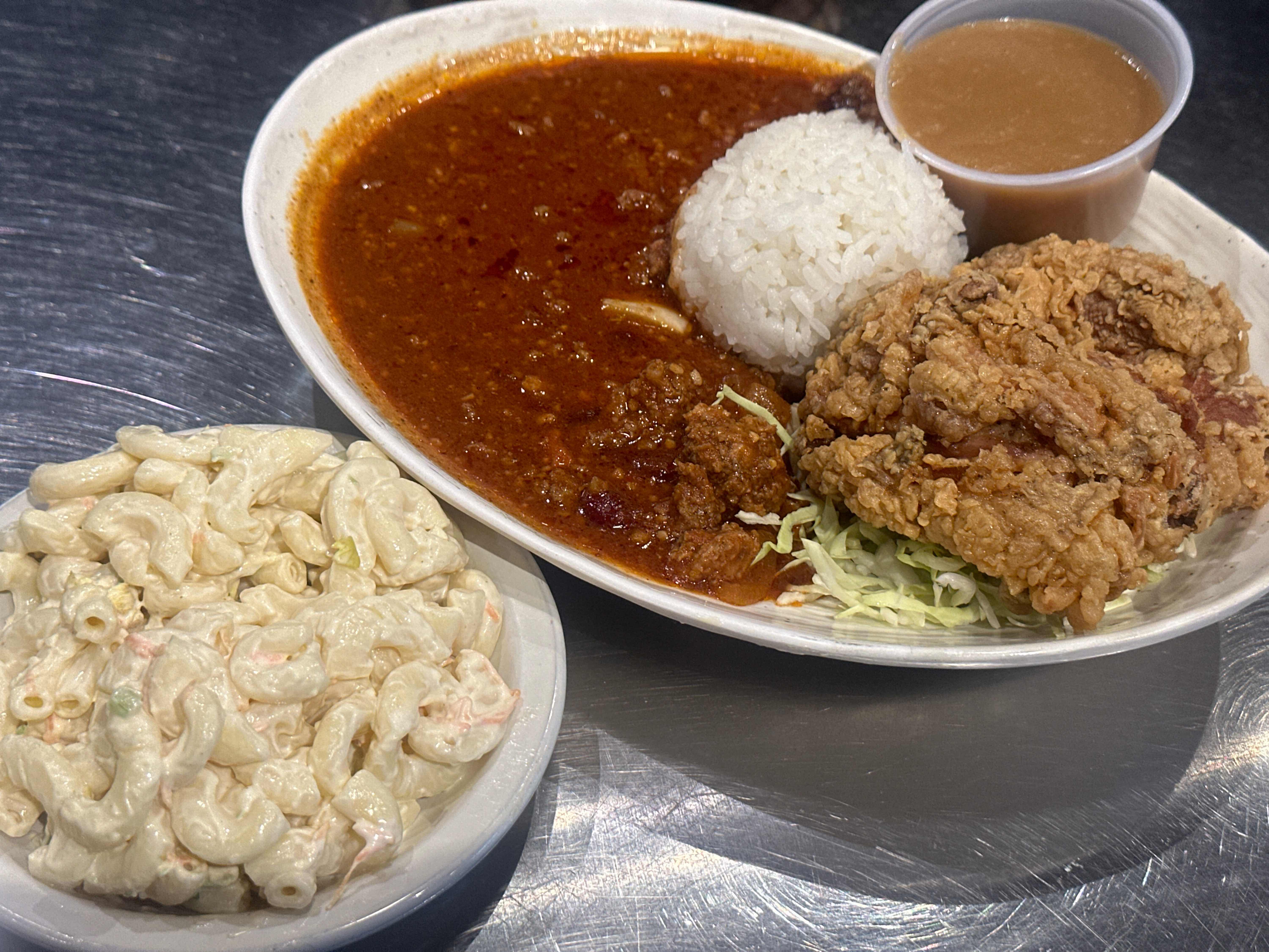 Aloha Fried Chicken and Chili Plate