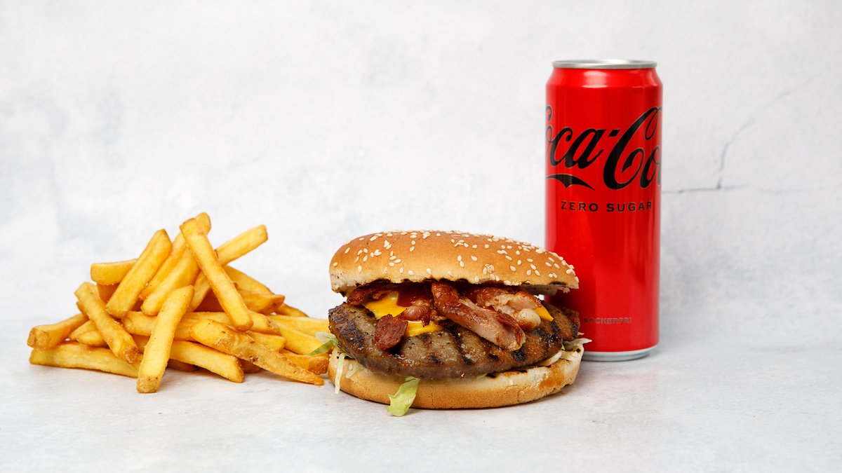 Ost-och baconburgertallrik 90 g