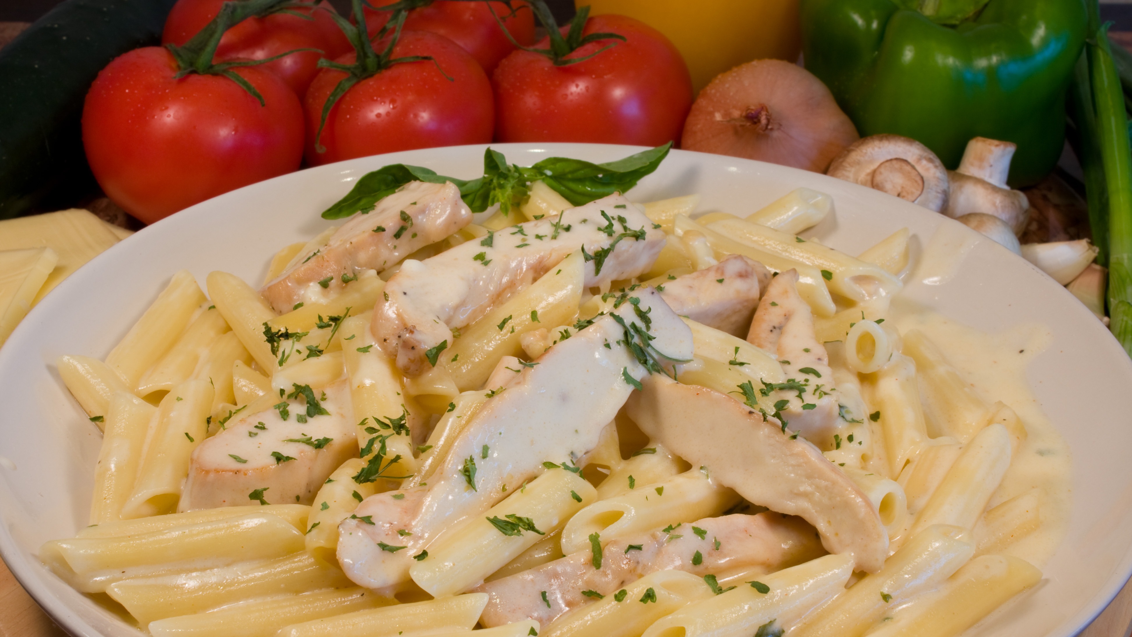 Chicken Fettuccini Alfredo Catering - Half Tray