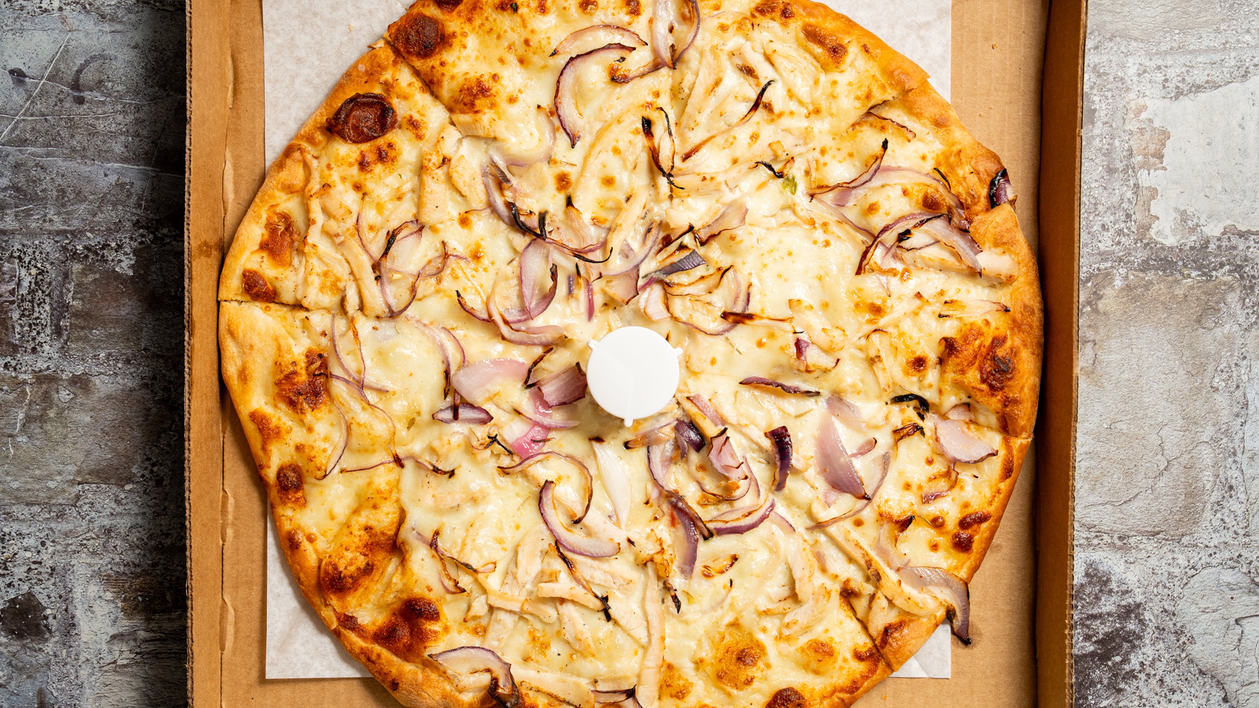 Roasted Garlic Chicken Alfredo (14” Large)