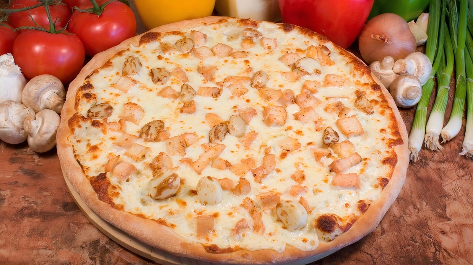 Roasted Garlic Chicken Alfredo (20" Giant)