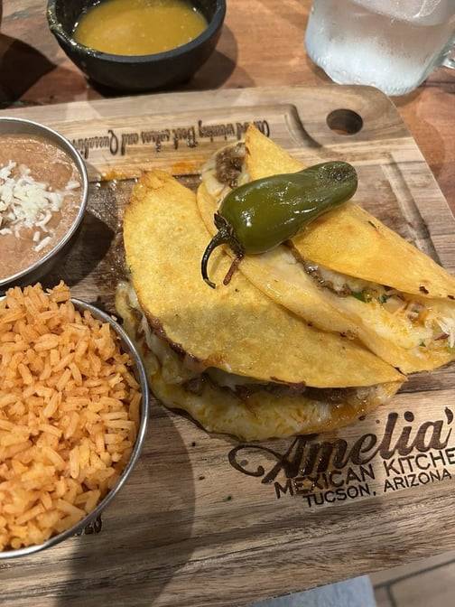 2 QUESABIRRIAS W/RICE and BEANS, CALDO (Juice meat)