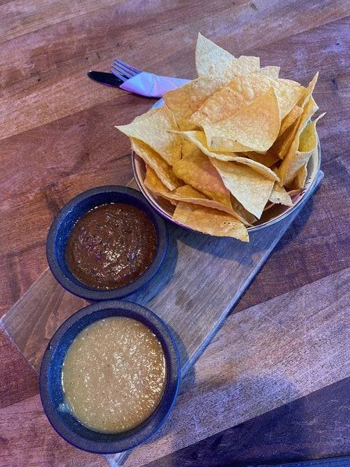 Molcajete Sauce 8 oz (RED) and Chips