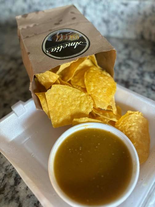 Roasted Tomatillo 8 oz (Green) and Chips