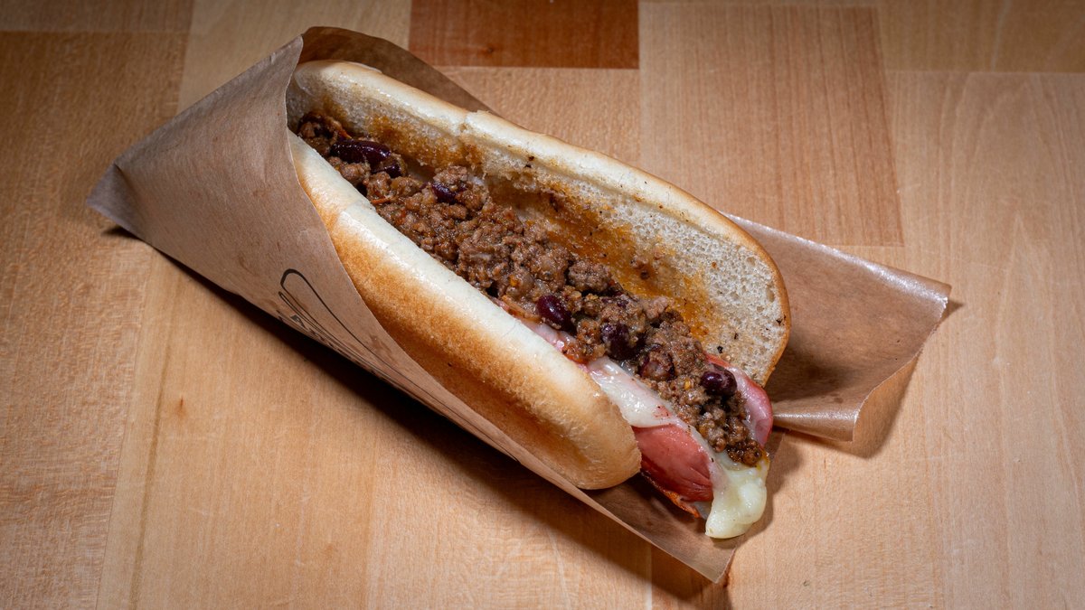 Chilli cheese dog
