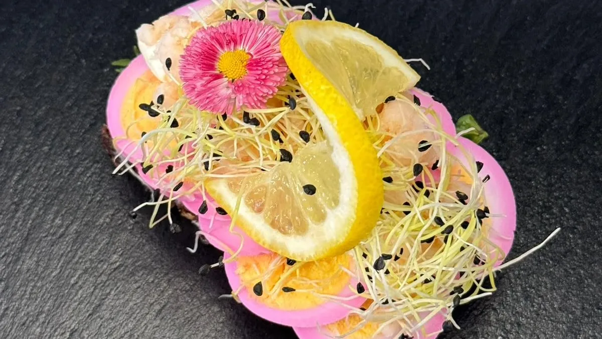 Æg med mayonnaise og kalvebacon, Spire and citron