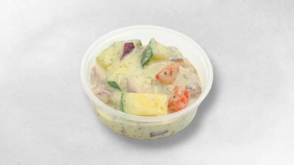 Raita - Joghurt mit Gurken and Tomaten