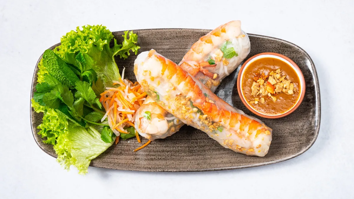 6. Goi Cuon Tom Summer Rolls
