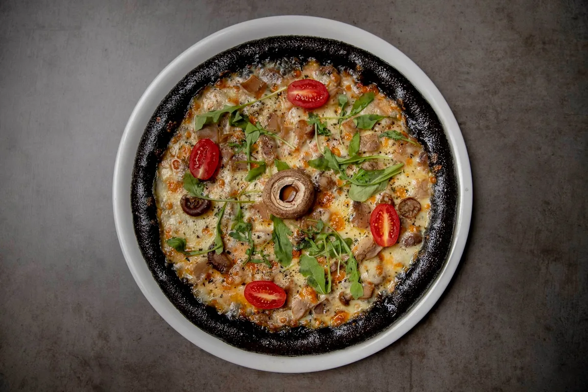 Pizza Funghi (sa crnim testom) 32cm