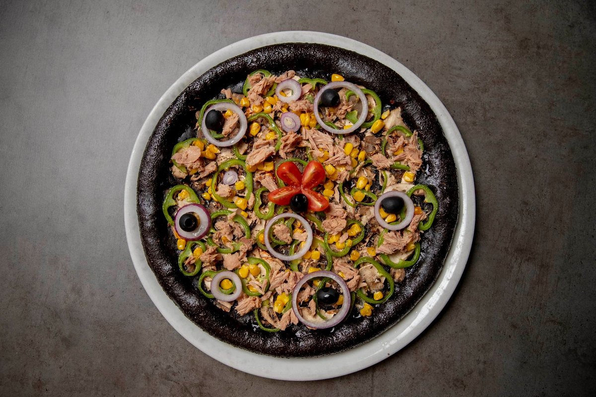 Tuna Pizza (sa crnim testom) 32cm