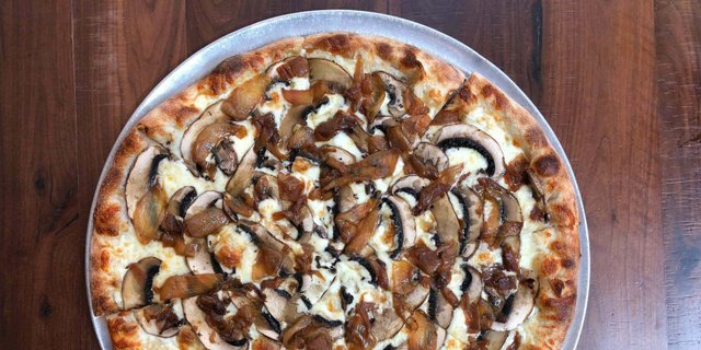 Mushroom and Onion Pizza