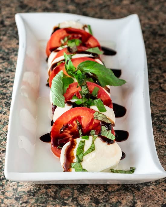 Caprese Tomato/Mozzarella Salad