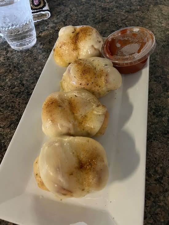 Garlic  Knots (4 pieces)
