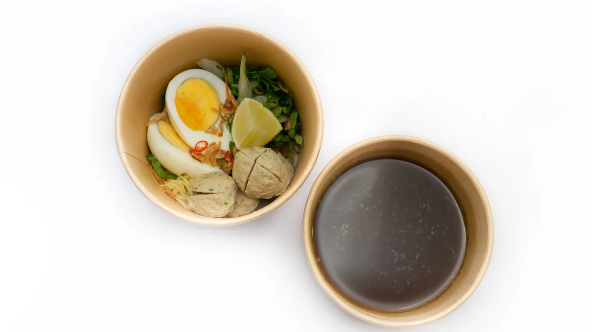 Veľká Bakso s bravčovými guličkami
