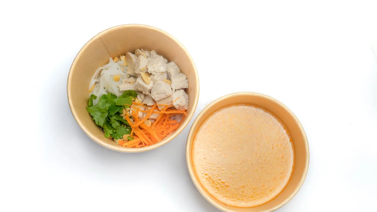 Veľká Tom Yum s údeným tofu