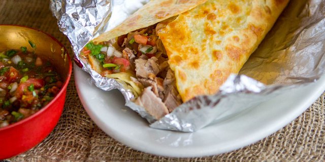 Quesadilla Bundle (Chips and Guacamole)