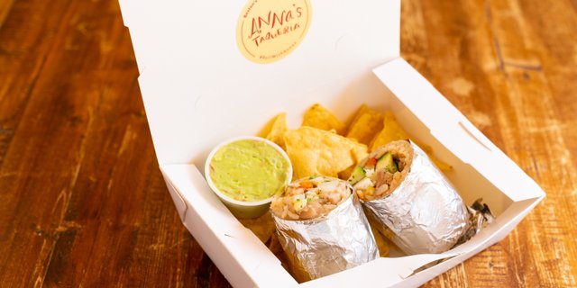 Vegetarian Burrito Bundle (Chips and Guacamole)