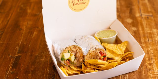Vegetarian Quesadilla Bundle (Chips and Guacamole)