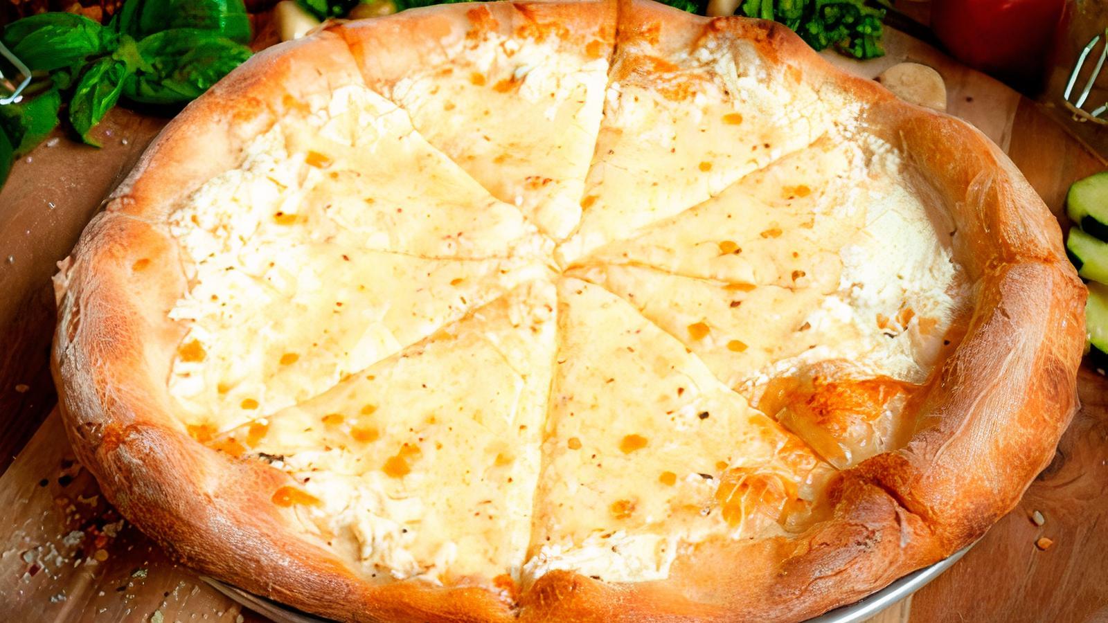 MED White Pizza