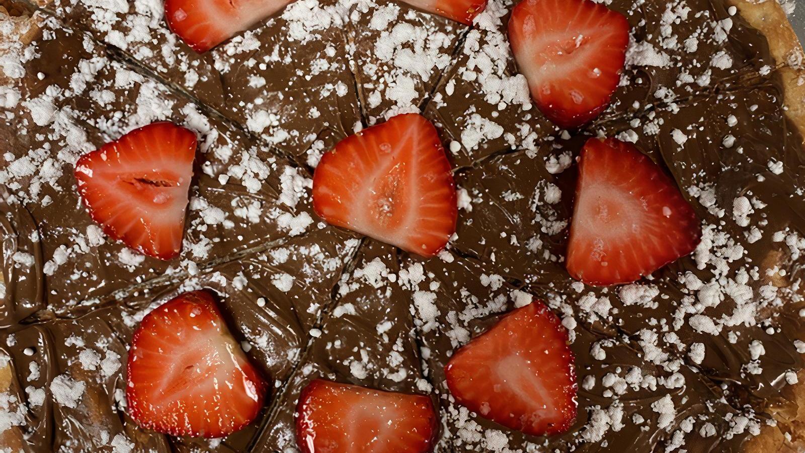 Strawberry-Nutella Pizza