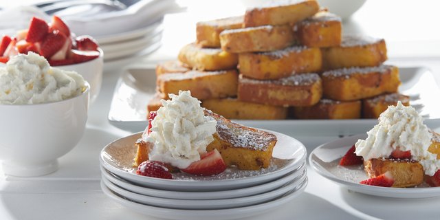 Strawberry Pound Cake French Toast