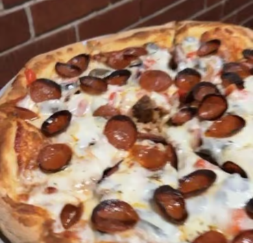 Deluxe Pizza