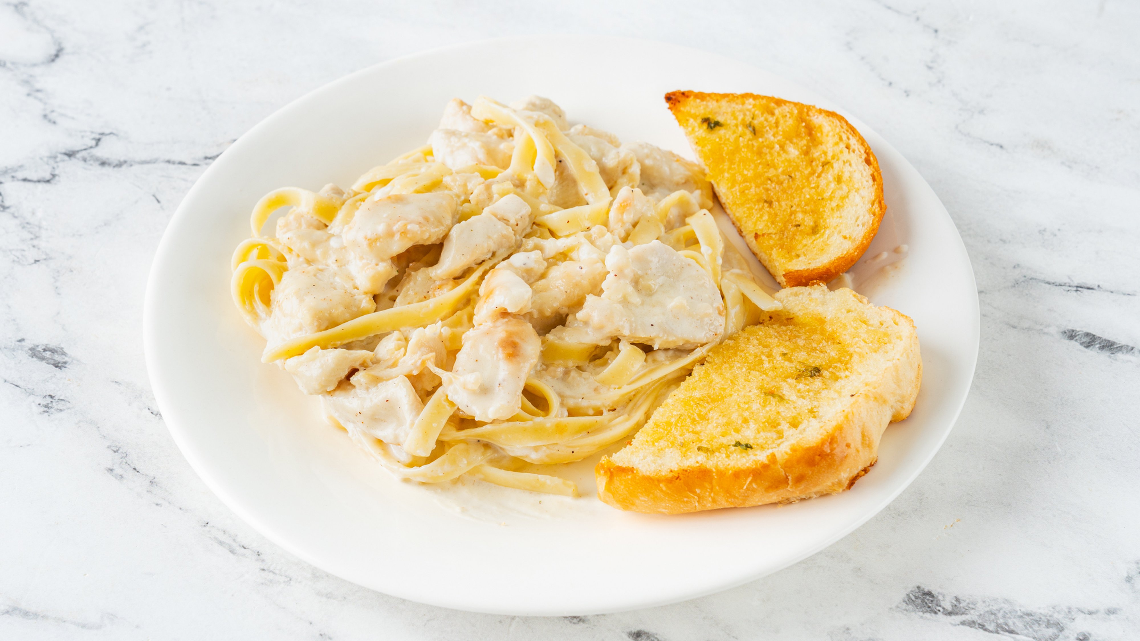 Kids Fettuccine Alfredo Chicken
