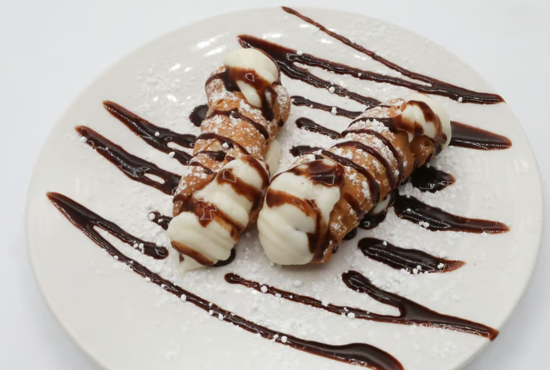2 Mini Cannolies