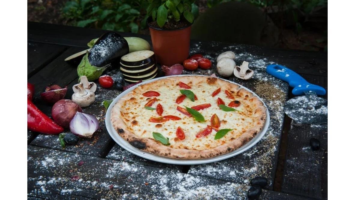 Pizza Caprese