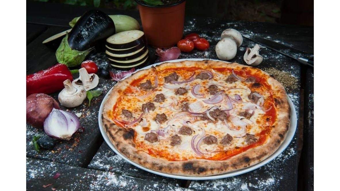 Pizza Salsiccia e Cipolla