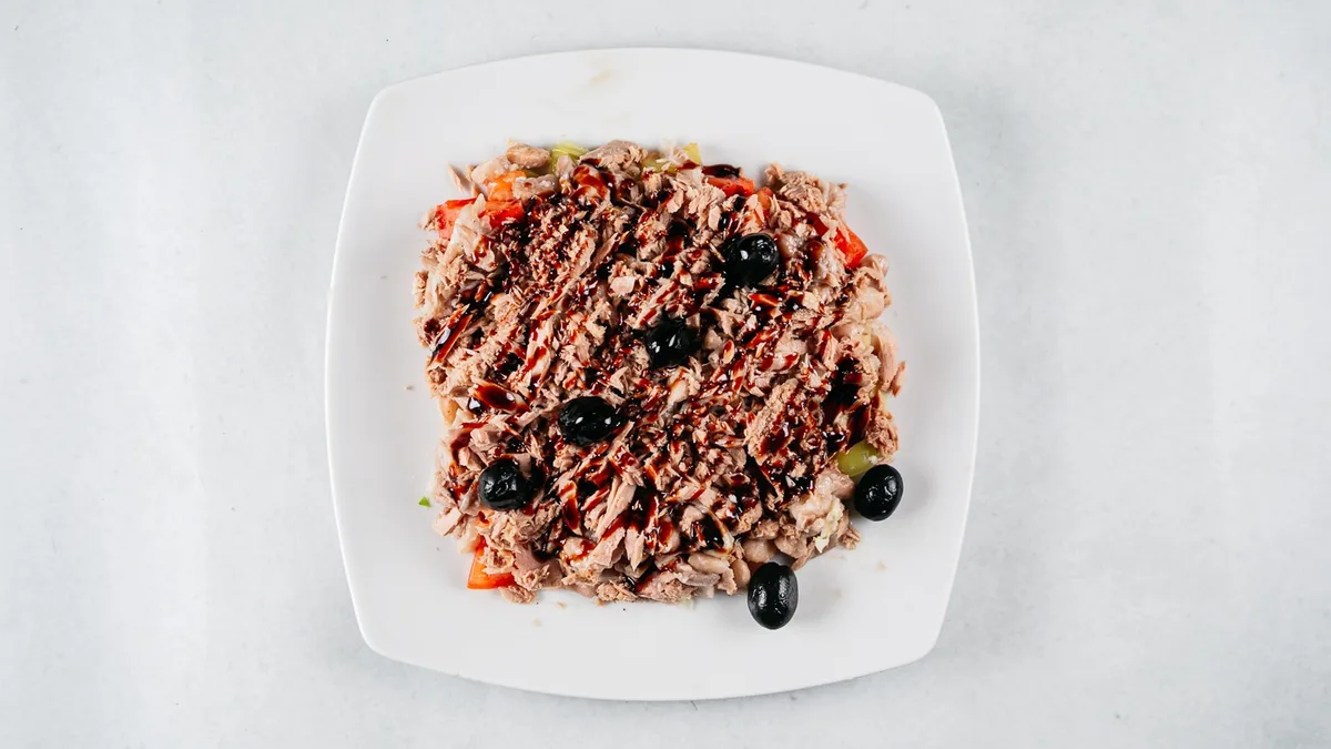 Salata s tunjevinom