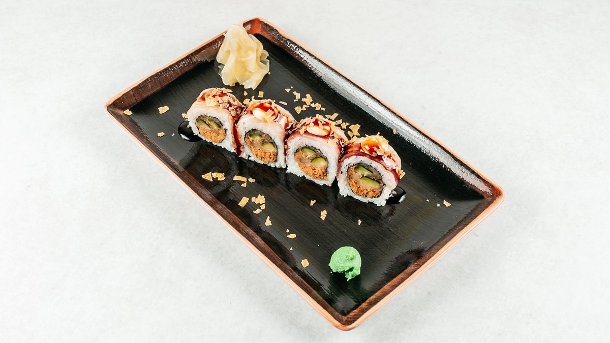 Hamachi roll