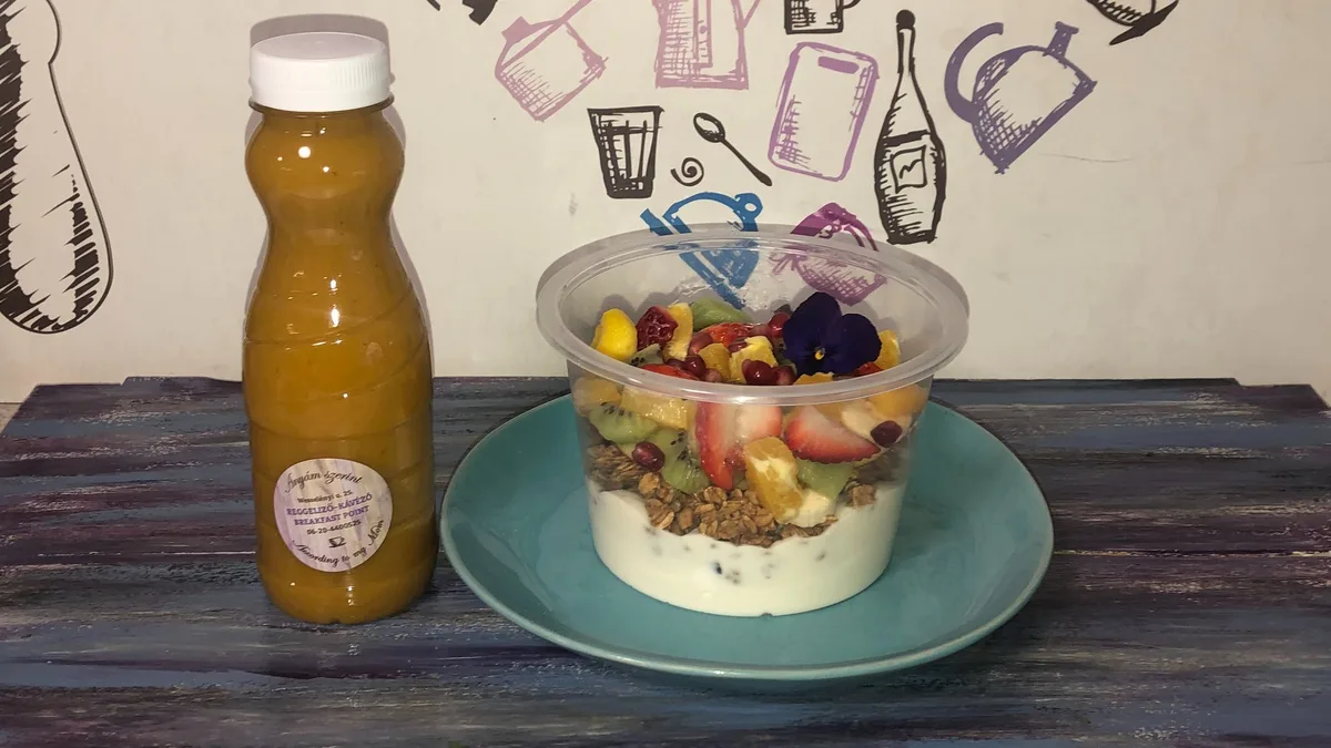 Menü 5. (gyümölcsleves+granola, kókuszjoghurt, friss gyümölcs)