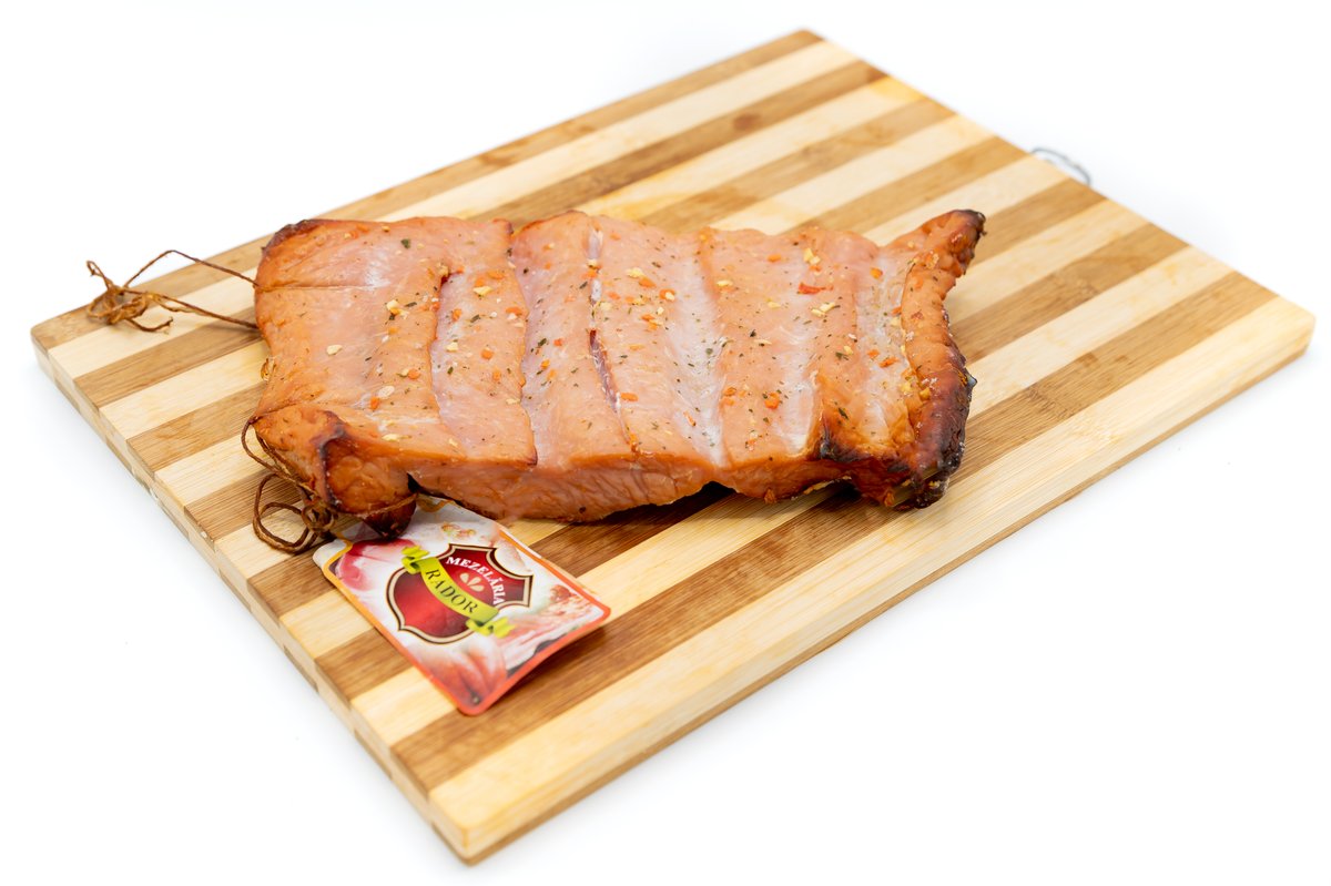 Pastramă de porc afumată la grătar
