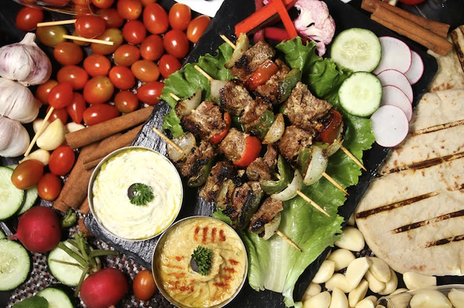 Combo Cordero Shish Kebab + Bebida Tamer Hindi + Postre Baklawa