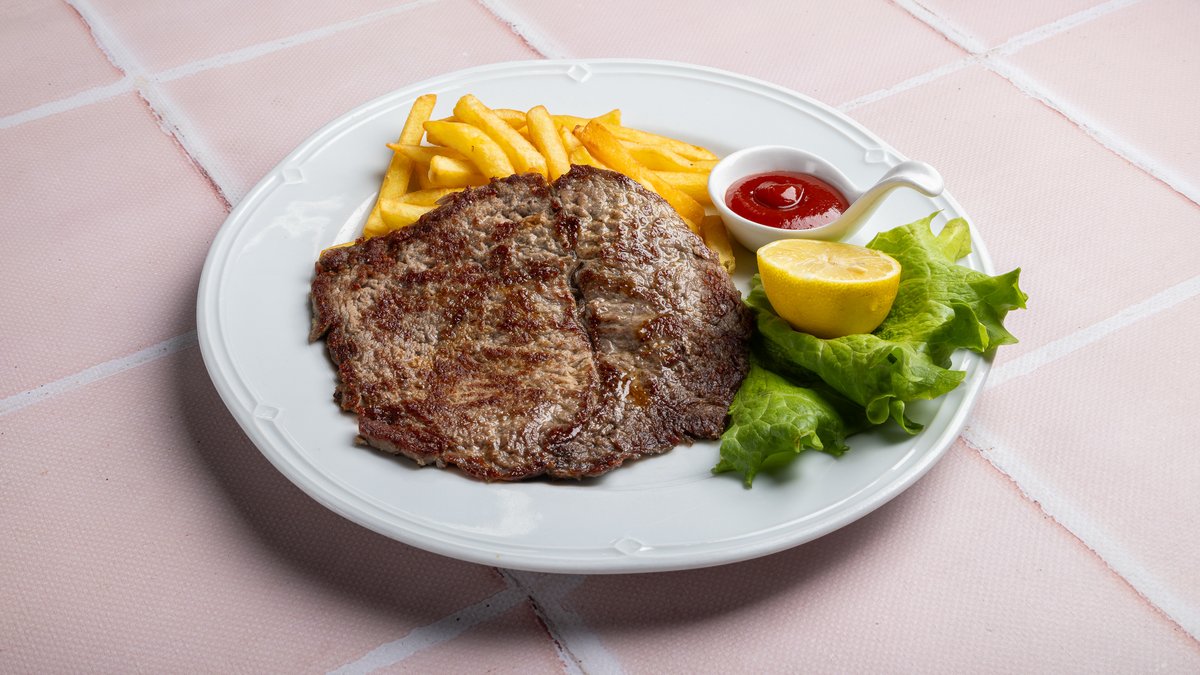 Biftek Viçi Në Zgarë me Patate