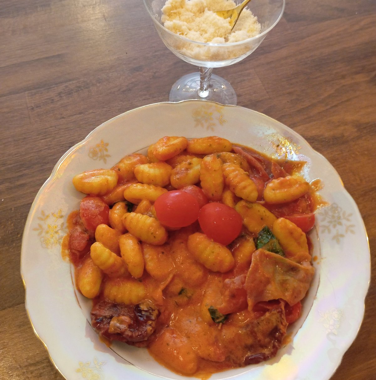 Aszalt paradicsomos, érlelt sonkás gnocchi