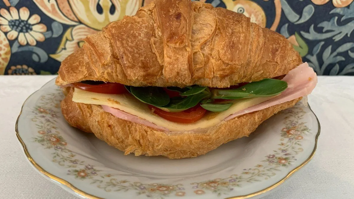 Croissant szendvics