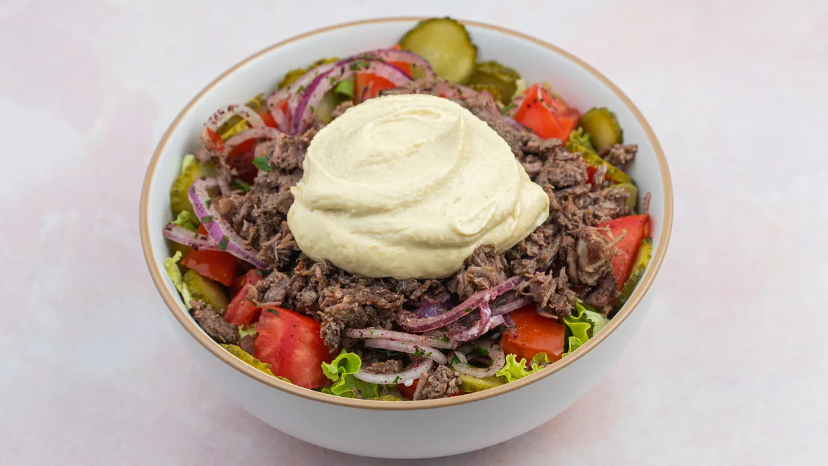 * Juneća Šavurma salata