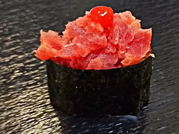 Gunkan spicy Tuna