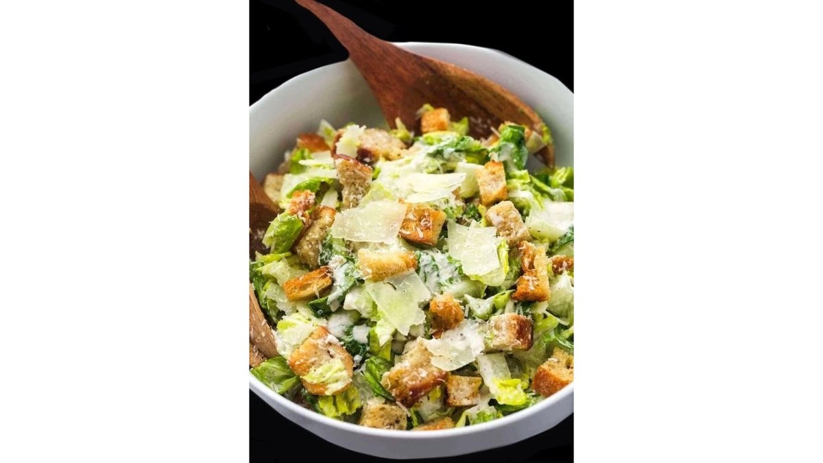 Salată Caesar