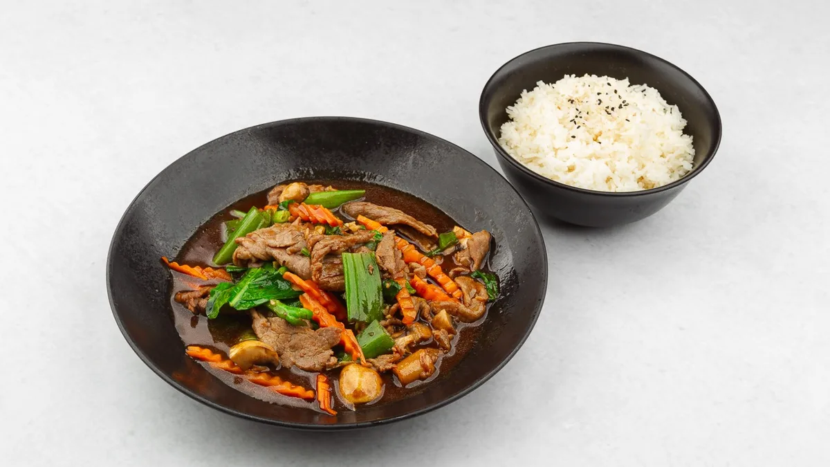 Stir-fry govedina z ostrigino omako