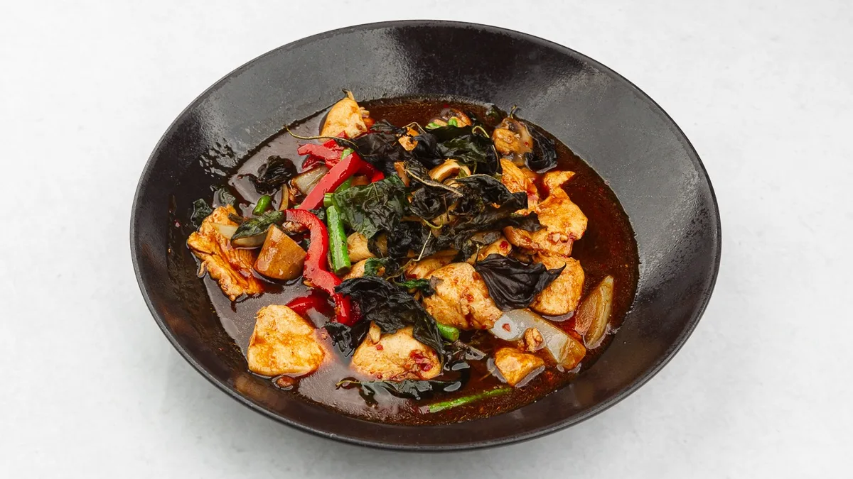 Stir-fry s čilijem in sveto baziliko 🌶🌶