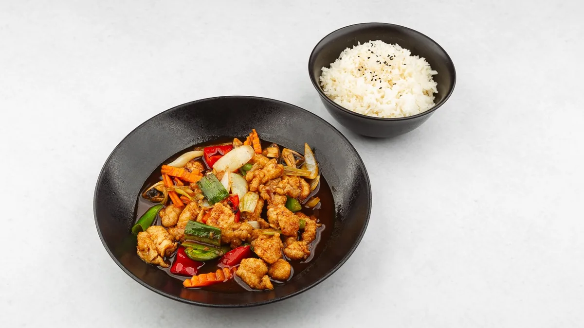 Stir-fry z indijskimi oreščki 🌶