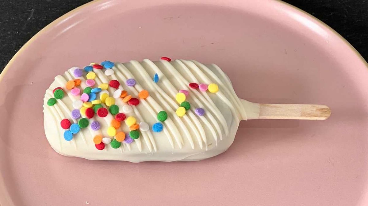 Cakesicles