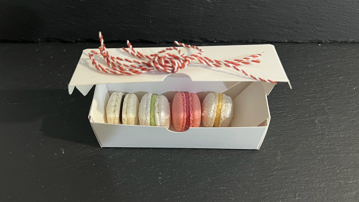 Pachet cu 4 macarons