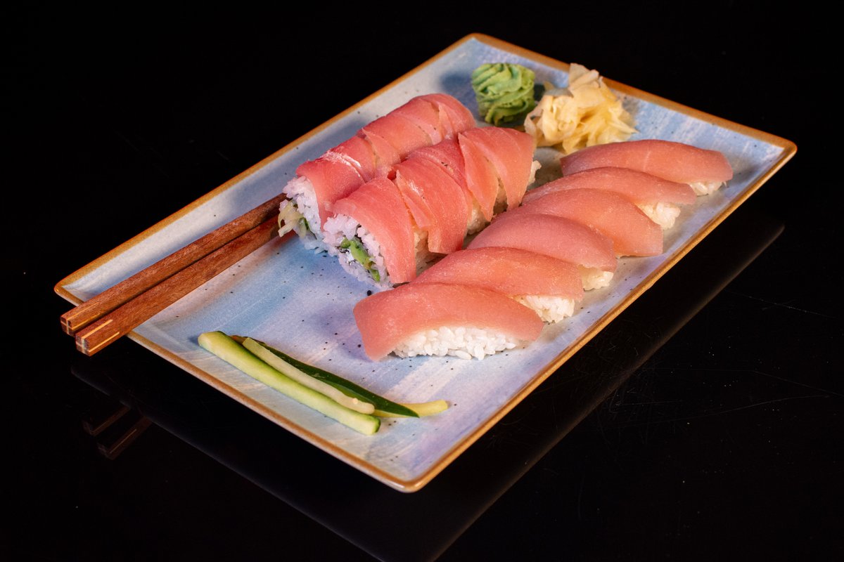 Mix 6 nigiri and special roll ton