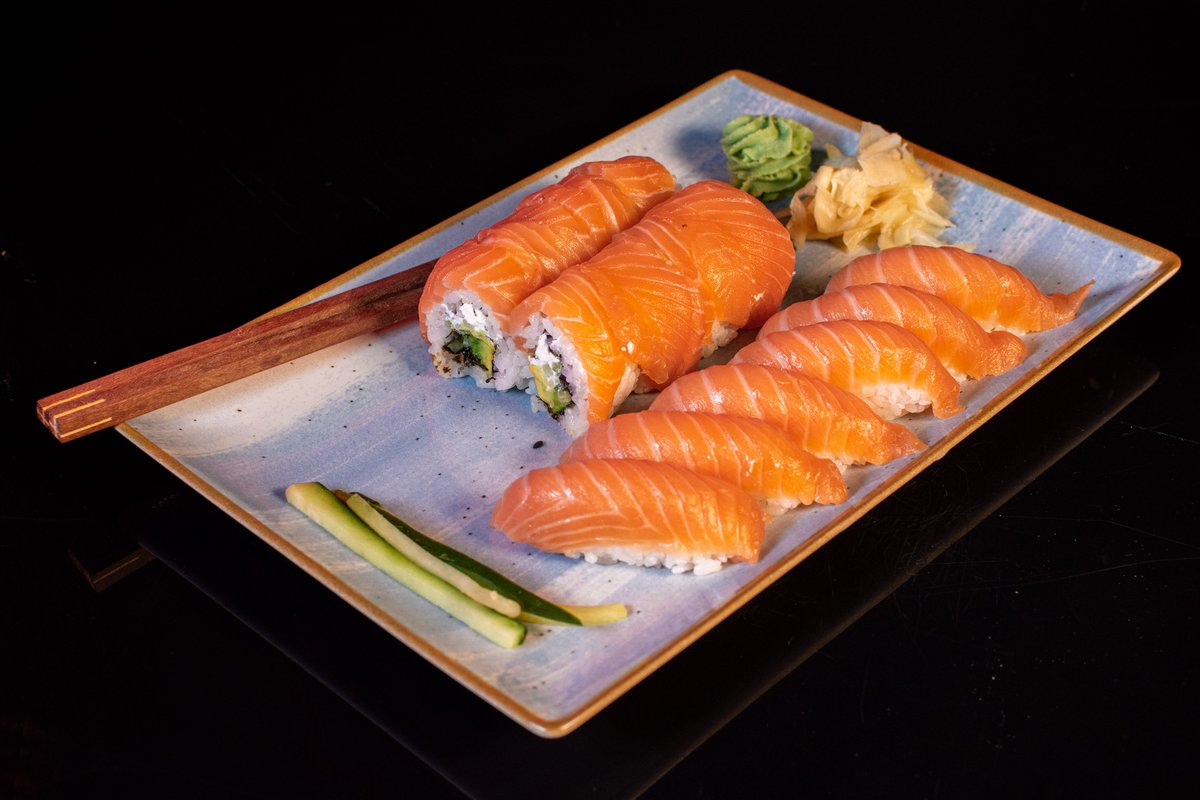 Mix Six Nigiri and Special Roll Somon