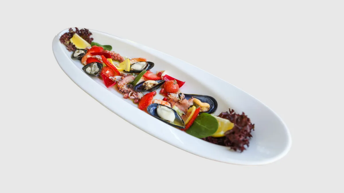 Antipastë me Fruta Deti